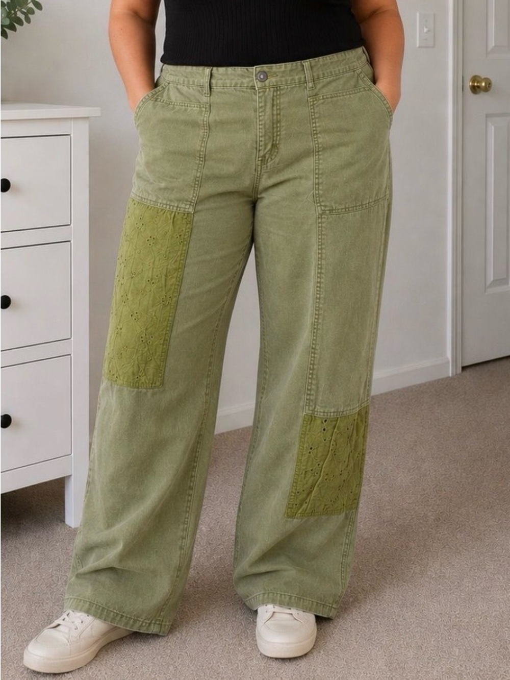 LOGO by Lori Goldstein Special Edition Reg. Boyfriend Jeans w/Eyelet